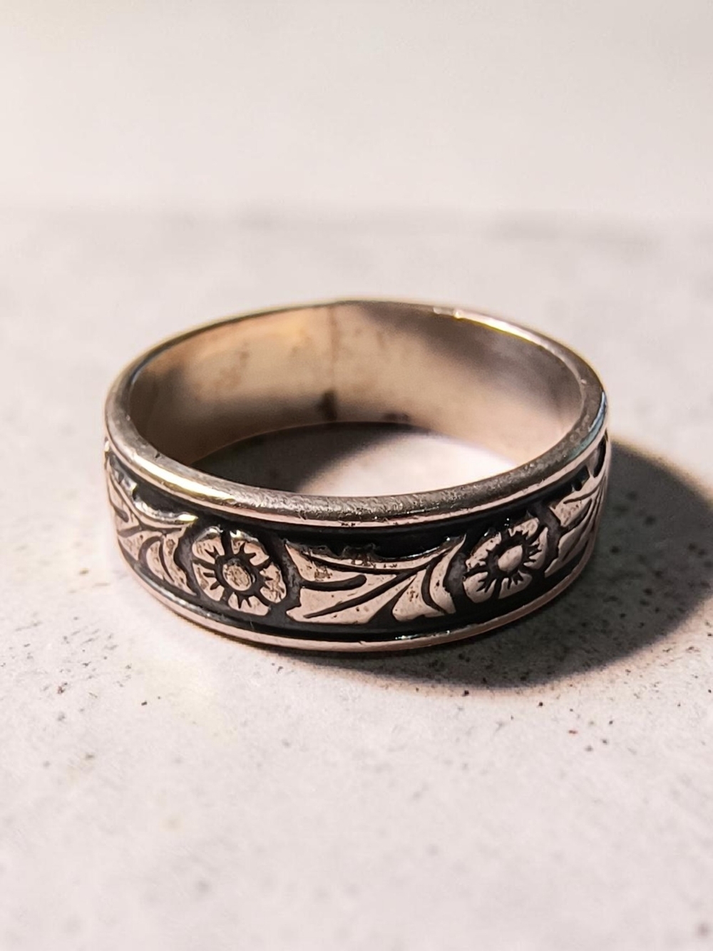 Sterling Silver Eternity Band Ring With Floral And Leaf Design